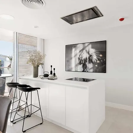 Theedgebythesea Rhino Apartment