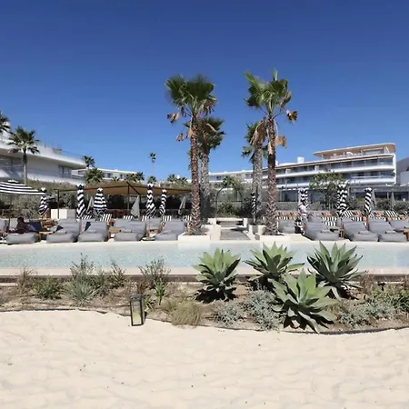 Theedgebythesea Rhino * Estepona